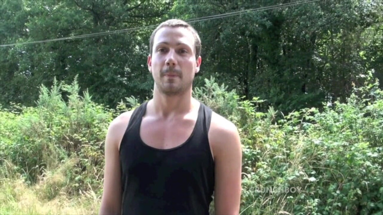 Crunch Boy: Twink francez folosit de o arăboaică curioasă heterosexuală în croazieră