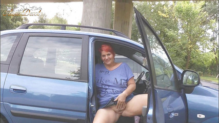 Anna Devot: Annadevot masturbuje na parkovišti