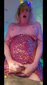 TS Lilly Sophie Pozdní noc Wank ve své růžové Glitterdress jako Nadržený Jednorožec