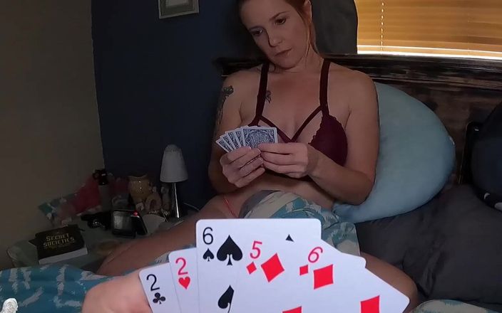 Shiny cock films: Tato scéna je z striptýzového pokeru s mojí macechou... karty...