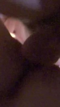 Scéna s mléčnými dírami-3 Trio velkých čůráků pro Twink, který nakonec dostane sperma na obličej