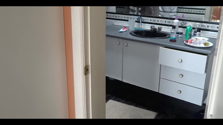 Ardientes69: J’ai trouvé mon beau-fils en train de me branler dans...