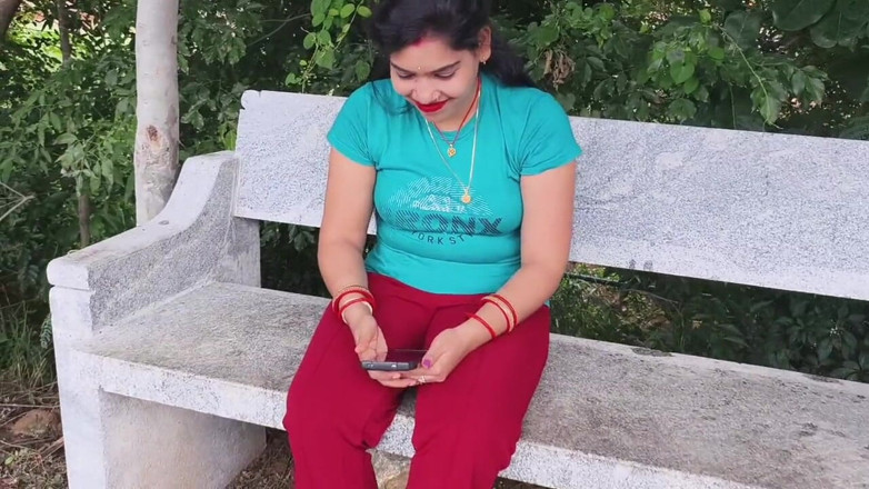 Sona bhabhi: 공원에서 남친과 즐기는 오디아 인도 와이프