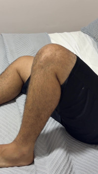 Usei meu colega de quarto para desabafar e acabei com uma garganta profunda