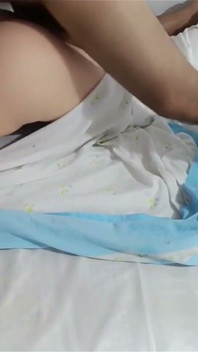 1041 penetración accidental de mi pequeña hijastra culona antes de estudiar