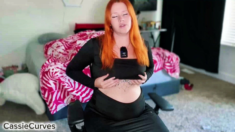 Cassie Curves: Rakan sekerja hamil miang