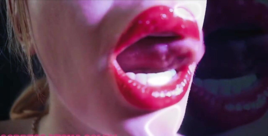 Goddess Misha Goldy: 내 입술은 당신을 완전히 유혹할 것이다! 줘, 소년!