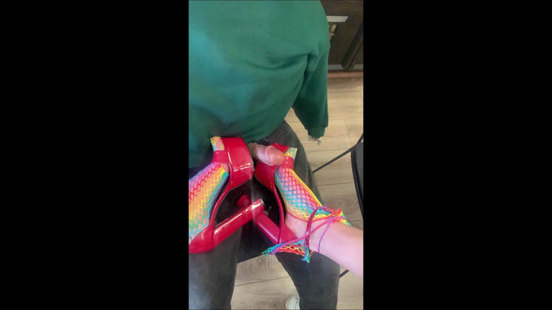 cd_aysemmm: My Stepson Cums on My Feet