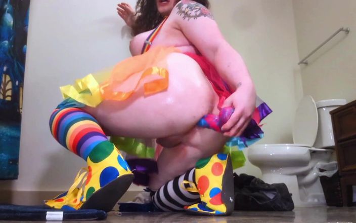 Lacy tracy: Trans clown girl wypycha niezrozumiałe z ogromnym kutasem i spuszczeniem