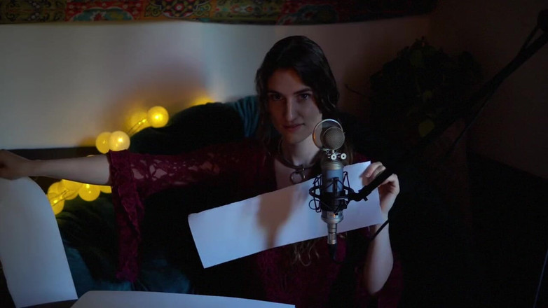 Piper Blush: Asmr Kağıt Sesleri