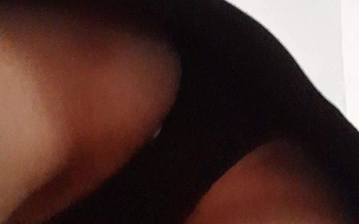 Lesbian-candys: Me corrí en mis bragas mientras me masturbaba