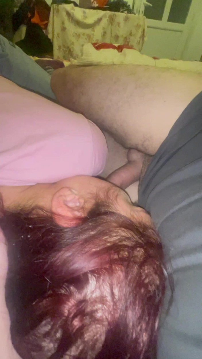 Ionut899: 继父叫醒我时嘴里只有鸡巴和小穴