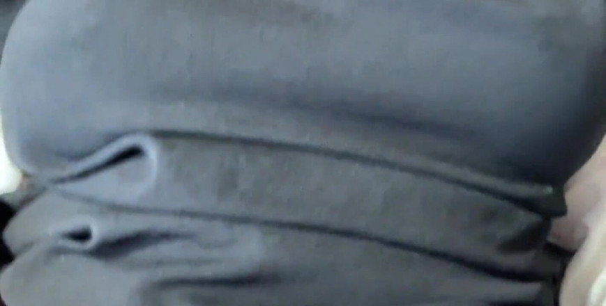 Lux Eva: Membantu ibu tiri panas saya memilih pakaian ketat