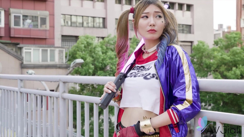 AV Jiali: Li zhiyan Cadılar Bayramı seks partisinde Harley Quinn gibi giyinmiş...