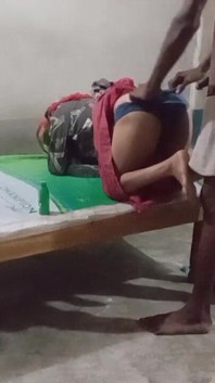 Memek ibu tiri ini dientot habis-habisan sampai matanya menganga lebar