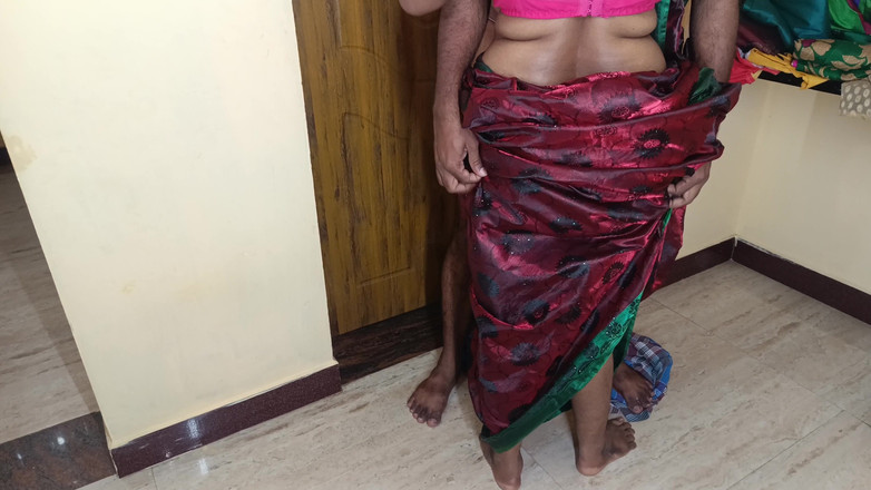 Pushpa studio: La casalinga Saree mostra