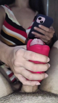 视角——大鸡巴和火辣棕发女子手淫，来自Sweet Tooth