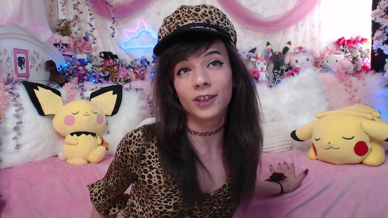XxHayleeMariexx: Sissy princess lagi asik muasin lubang pantatnya pakai manik-manik raksasa!