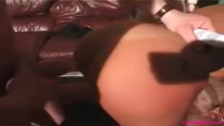 Cuckold MILF: Bà già cuckold và chồng của cô ấy với 2 con bò đực