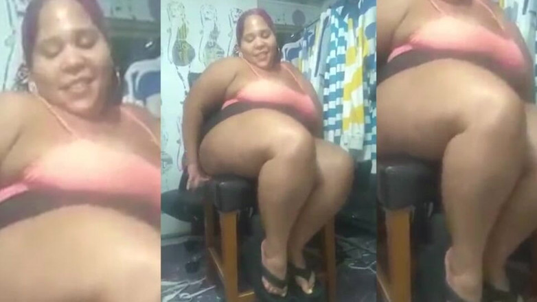 PutiLing: Been plaagt slow motion minirok hoge hakken Boricua Mami