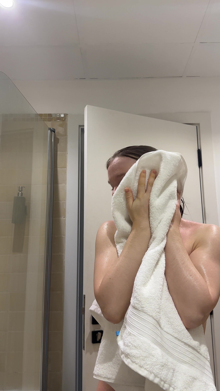 SweetLucy96: Fun in the Hotel Tube