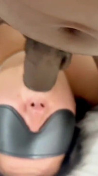 Bị trói lên bịt mắt con cu to đen facefuck