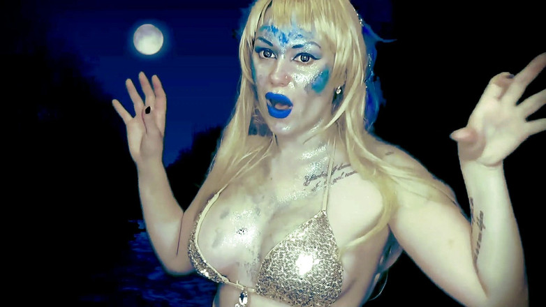 Goddess Misha Goldy: 残酷的siren会吓到你并活生生地吞下