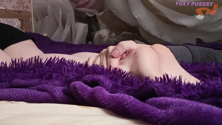 VioletPurpleFox: Amatör üvey kız kardeşin sert ayak gıdıklama