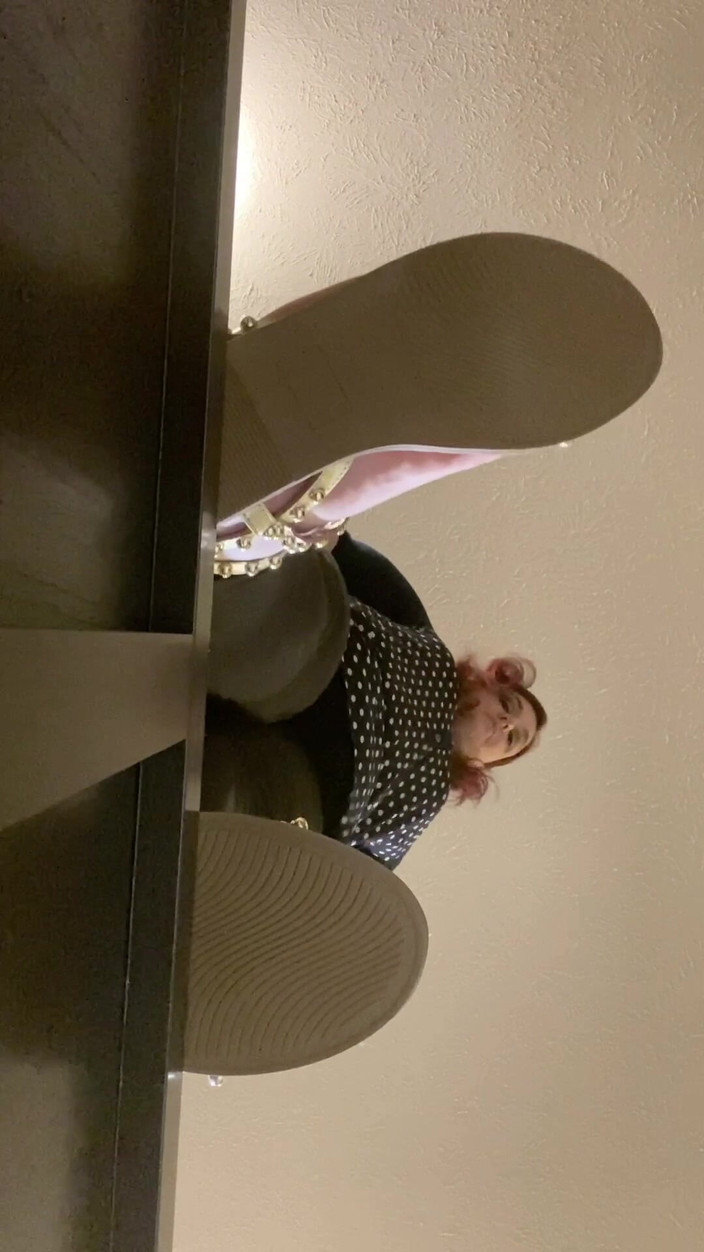 BellaBlast: Hängen am Gebläse - wird diese BBW ihre Finger stampfen, damit...