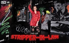 그녀의 보지를 핑거링하는 스트리퍼