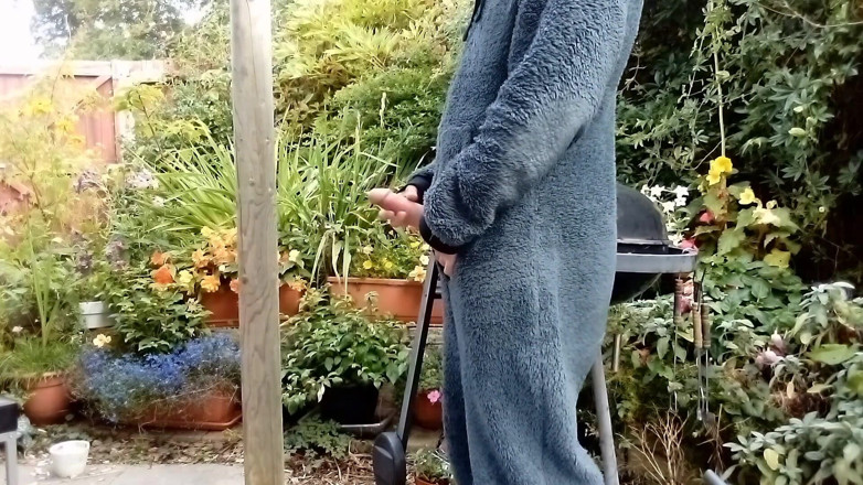 Rockardglans: Rockardglans Outdoor Onesie Wank dla sąsiadów