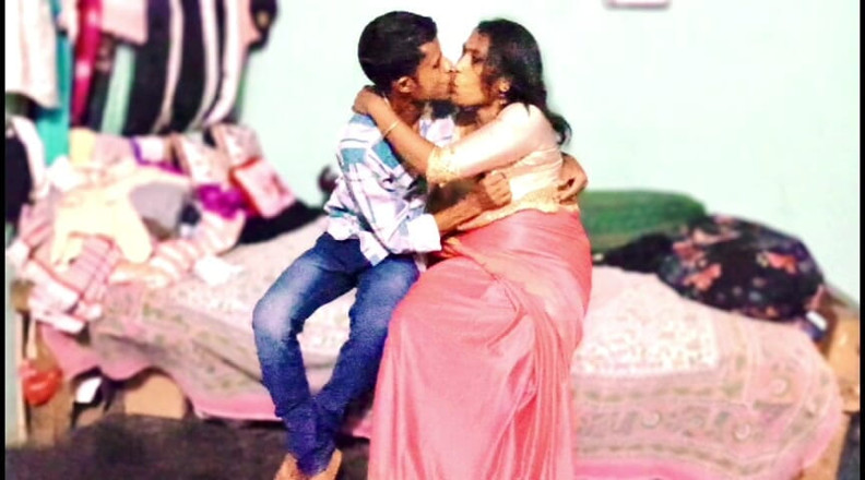 Amina begum: Indisk desi bhabhi rosa shari