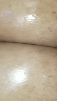 義理の姉が私の部屋で自慰行為をしているところを捕まえました、彼女が私に何を与えたか見てください