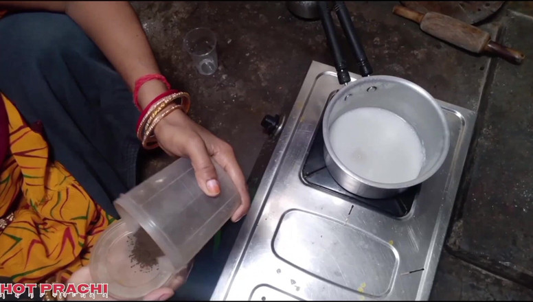 Hot prachi: Prachi Apne Dudh Ka Chai Banake Sasur Ji Ko Piladiya