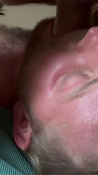 Trou ruiné, visage baisé