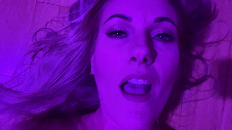 Sarah Passions: Stare Ke Dalam Mata Saya Semasa Saya Pancut Untuk Awak