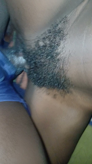 Lezzycum: Coño super mojado, deslizando una gran polla dentro de su...