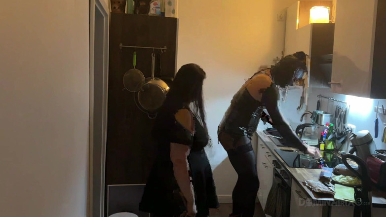 LadyPam: Kitchen Fetish Squirting Madness - Mature Sluts Drenched Everywhere