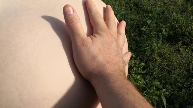 Bouncy Tits Action: Uderz mnie w pole kukurydzy