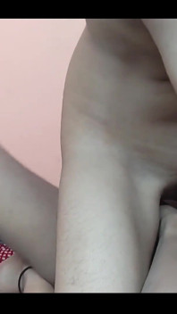 Desi Village Girl po raz pierwszy - ciasna cipka zostaje ostro zerżnięta w prawdziwym domowym wideo XXX