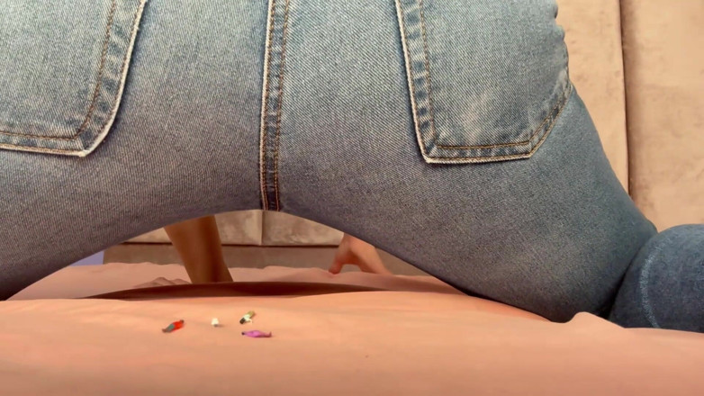 Angellkink: Colossal Bitch Swallows Piss