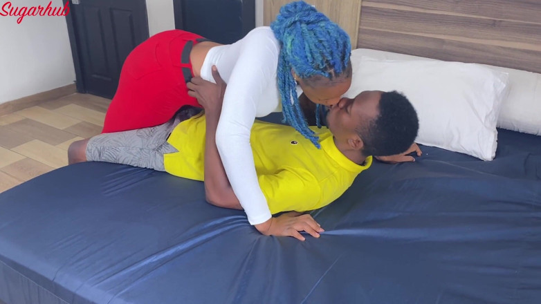 Sugarhug: Memek bebluk cewek ini dientot habis-habisan sampai mengerang keenakan