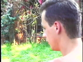 Hot TRANSformations: Waria hot rambut cokelat nyepong kontol pria ini sebelum pantatnya...
