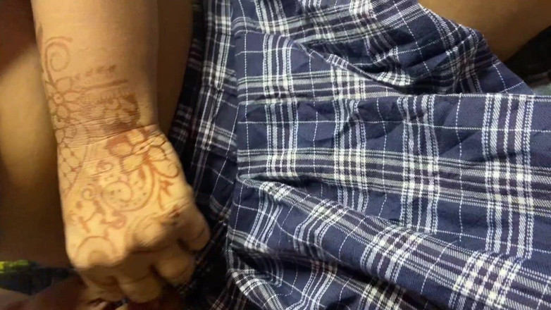 prayagrajbhabi: Aku ngentot memek adik tiriku yang kaya raya sampai dia...