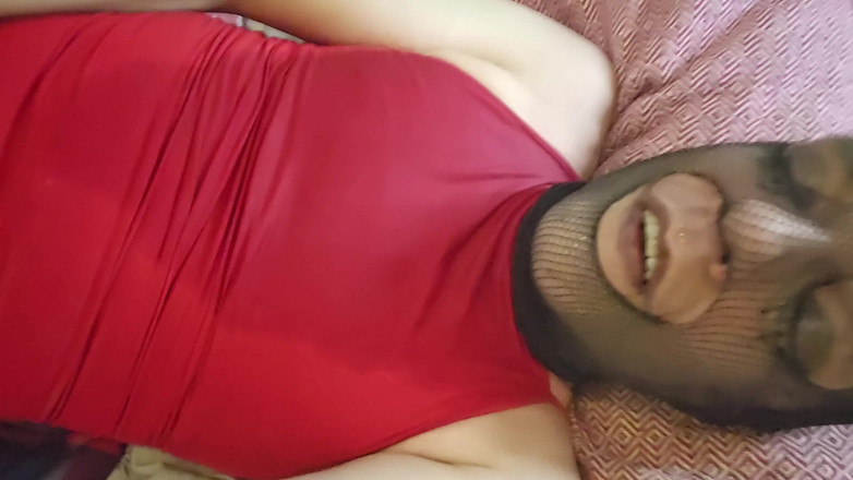 Bound_Sissy: Sissy čůrá a kroutí obličejem