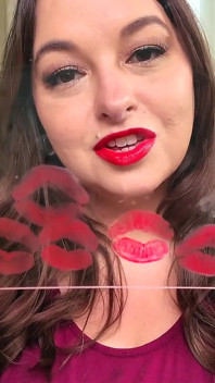 Gioco joi di baci di rossetto