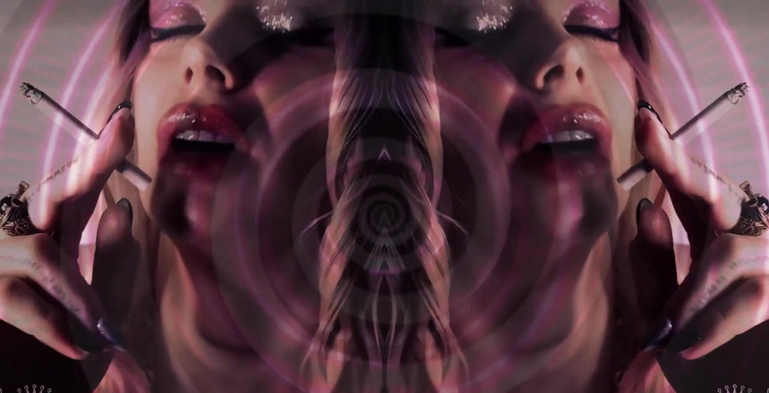 Goddess Misha Goldy: 深深吸我的烟。你只是一个啪的废奴我注意到你的唯一原因是