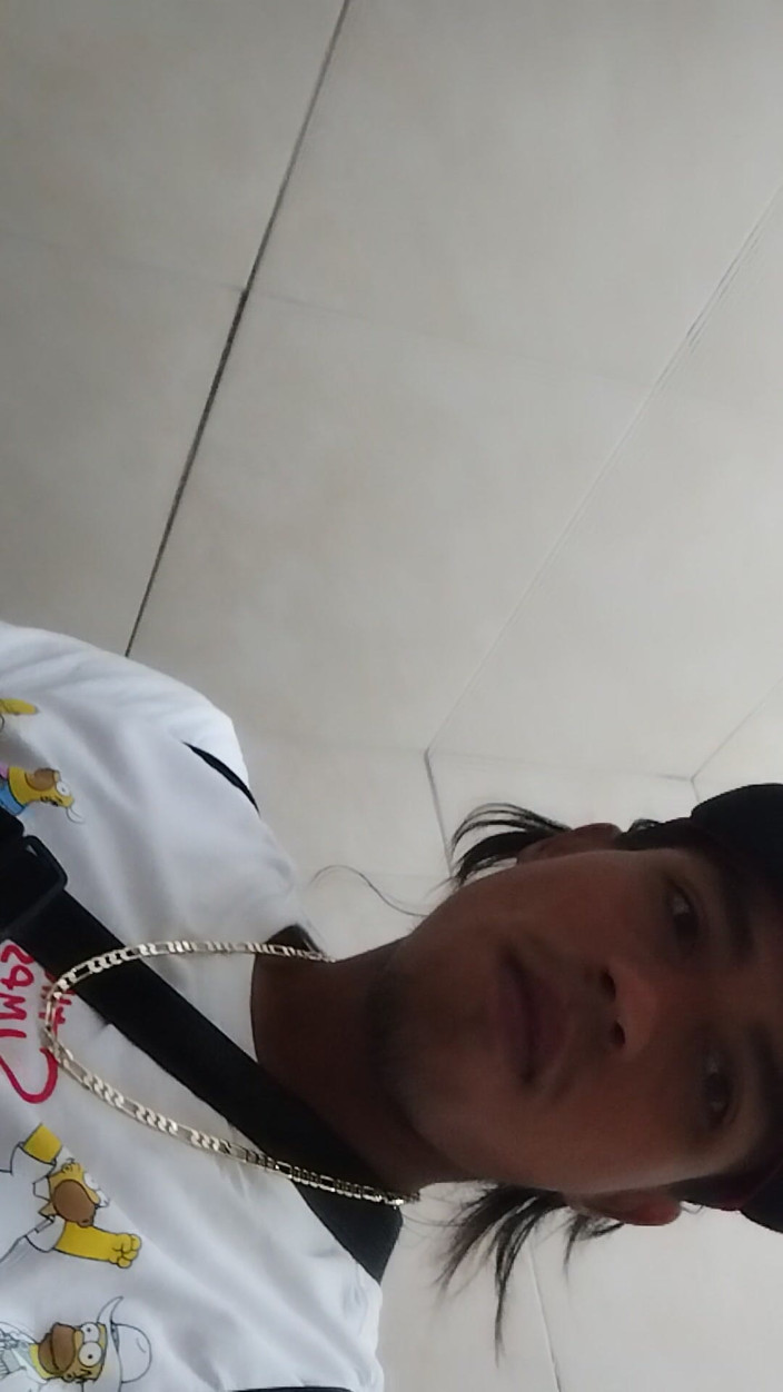 AlexAlejandro13: Bir kadının beni banyoda yakalaması dileğiyle