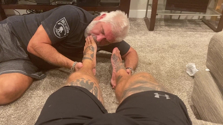 MasculineJason - Jason Collins: Foot slave worshiping my feet!