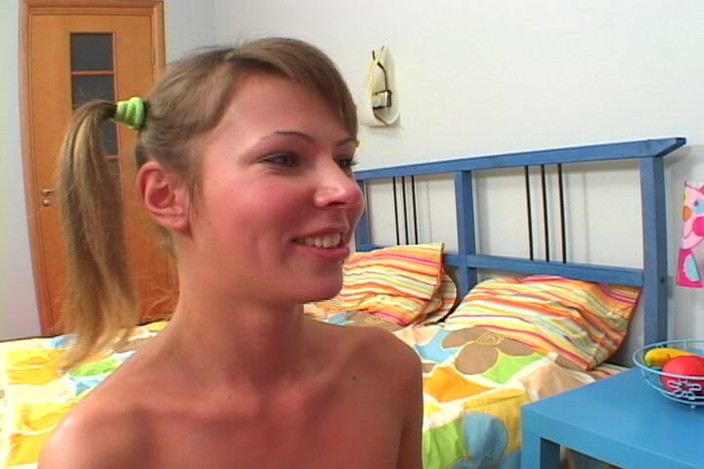 Nikky Thorne's Amateur Teen Casting: Mojada y joven chica amateur follada en audición - Bic_374